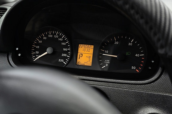 Mercedes-Benz Vito 19 of 27