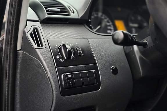 Mercedes-Benz Vito 18 of 27