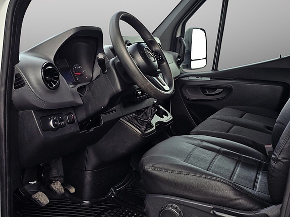 Mercedes-Benz Sprinter 24 of 30
