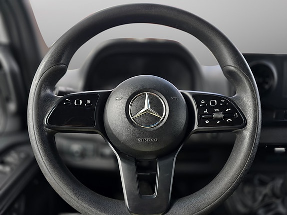 Mercedes-Benz Sprinter 25 of 30