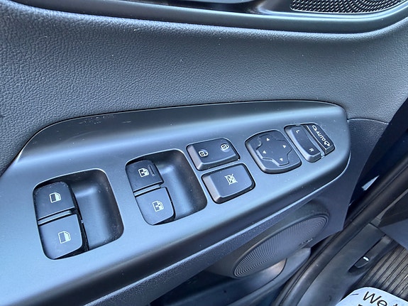 Hyundai Kona 26 of 30