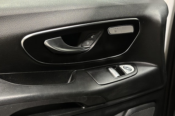 Mercedes-Benz Vito 27 of 30