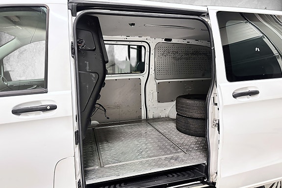 Mercedes-Benz Vito 16 of 30
