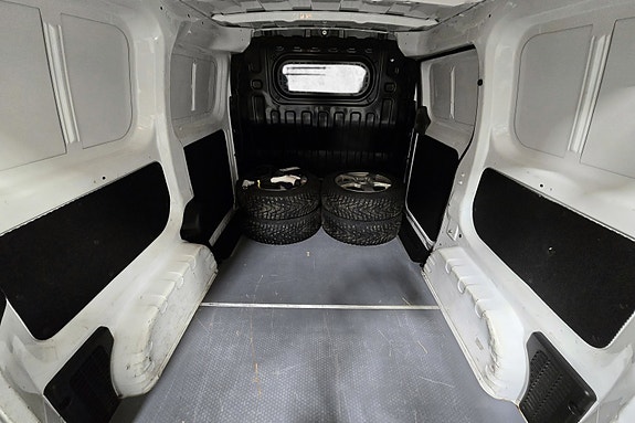 Nissan e-NV200 16 of 30