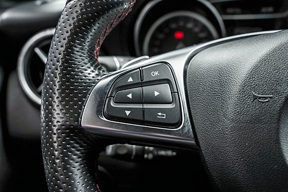 Mercedes-Benz CLA180 17 of 30