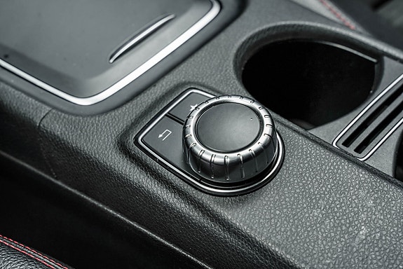 Mercedes-Benz CLA180 30 of 30