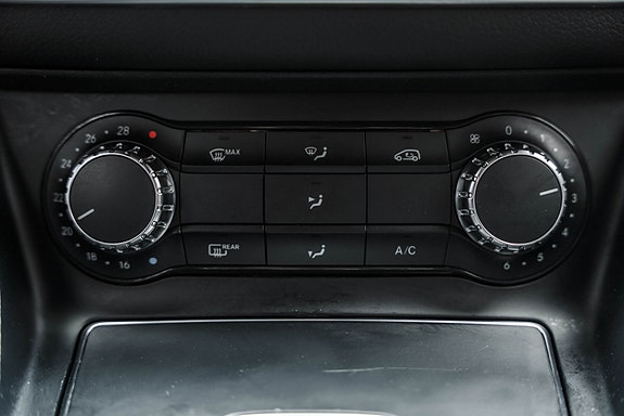 Mercedes-Benz CLA180 29 of 30