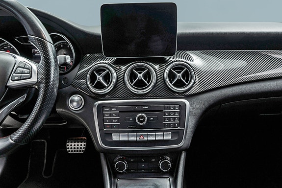 Mercedes-Benz CLA180 25 of 30