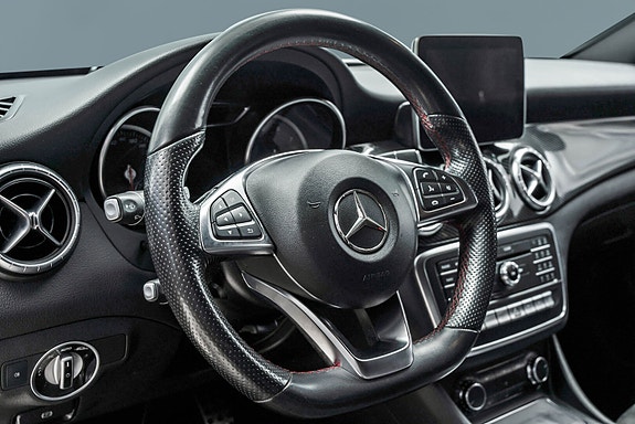 Mercedes-Benz CLA180 12 of 30