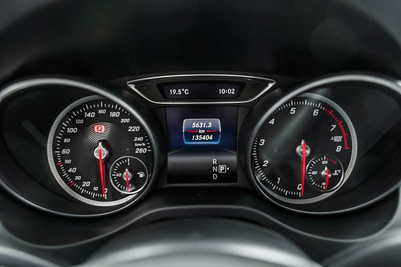 Mercedes-Benz CLA180 24 of 30