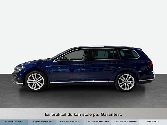 Volkswagen Passat 2 of 13