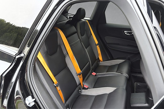 Volvo XC60 18 of 23