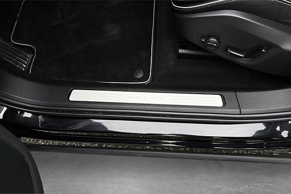 Volvo XC60 14 of 23