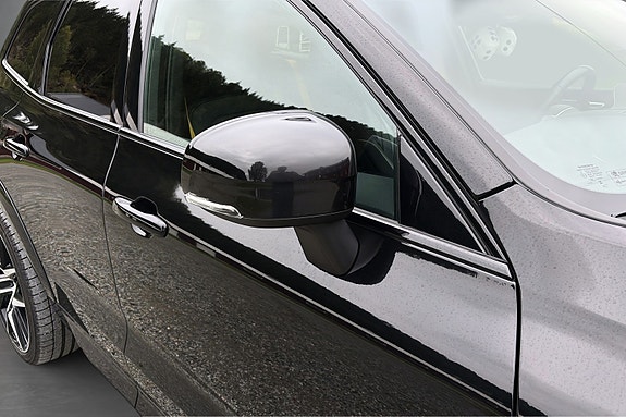 Volvo XC60 10 of 23