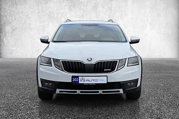 Skoda Octavia Scout 2 of 30