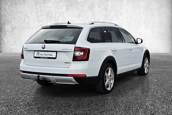 Skoda Octavia Scout 9 of 30