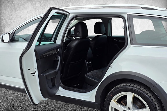 Skoda Octavia Scout 18 of 30