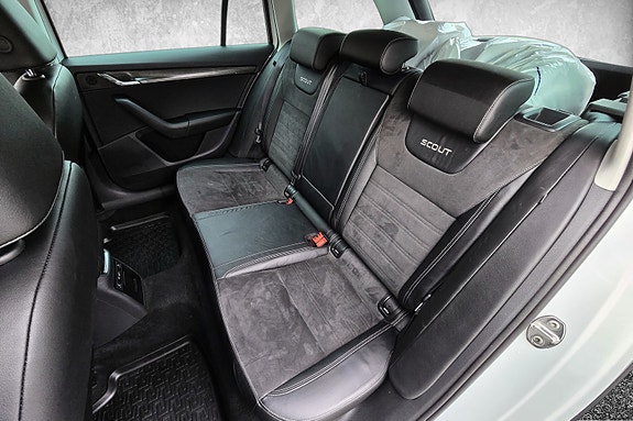 Skoda Octavia Scout 19 of 30