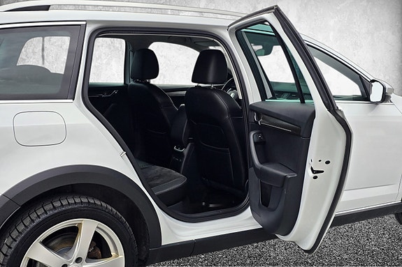 Skoda Octavia Scout 22 of 30