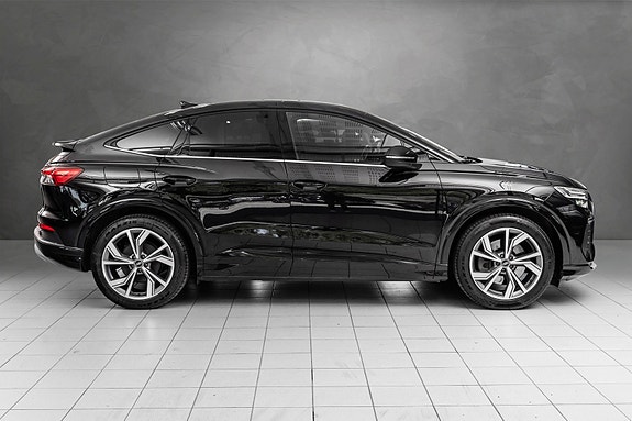 Audi Q4 e-tron 7 of 30