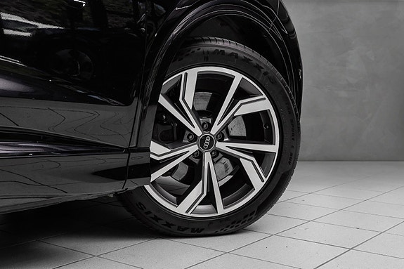 Audi Q4 e-tron 13 of 30