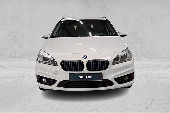 BMW 225xe 8 of 24