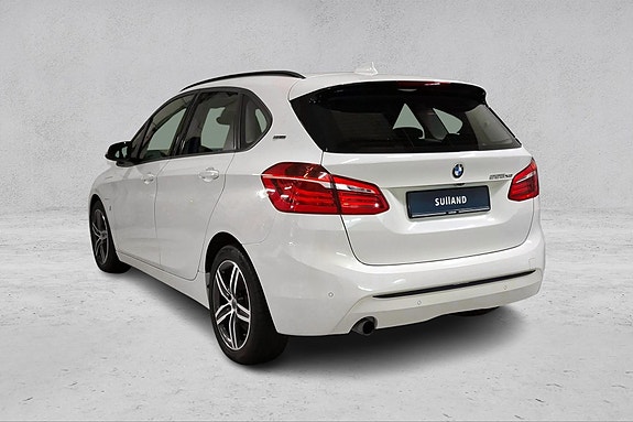 BMW 225xe 3 of 24