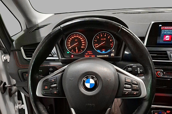 BMW 225xe 11 of 24
