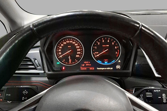 BMW 225xe 12 of 24