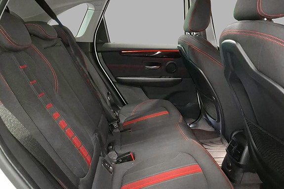 BMW 225xe 16 of 24
