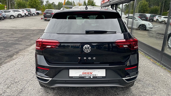 Volkswagen T-Roc 8 of 22