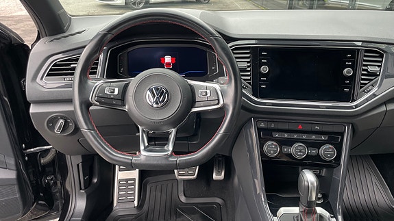 Volkswagen T-Roc 11 of 22