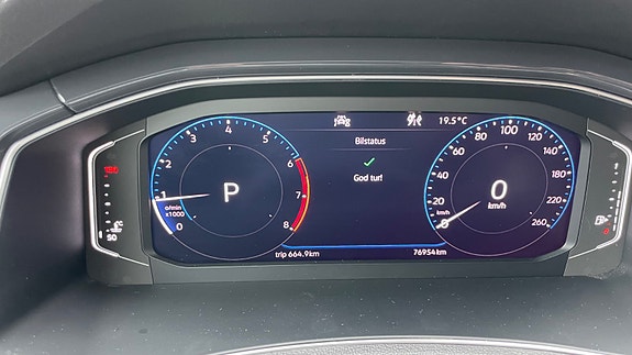 Volkswagen T-Roc 18 of 22