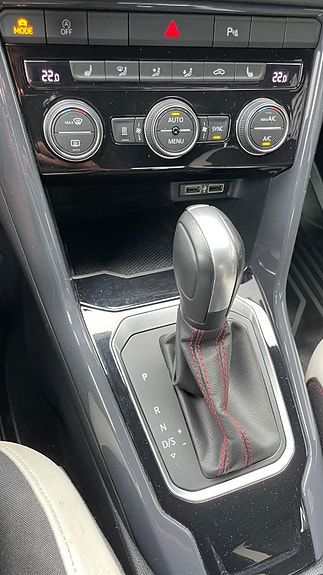 Volkswagen T-Roc 17 of 22