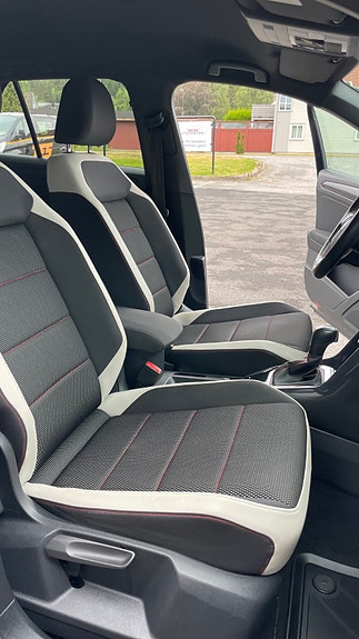 Volkswagen T-Roc 20 of 22