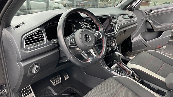 Volkswagen T-Roc 12 of 22