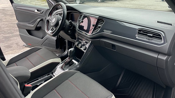 Volkswagen T-Roc 13 of 22