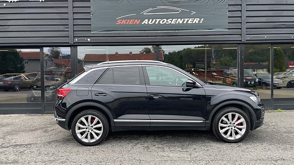 Volkswagen T-Roc 3 of 22