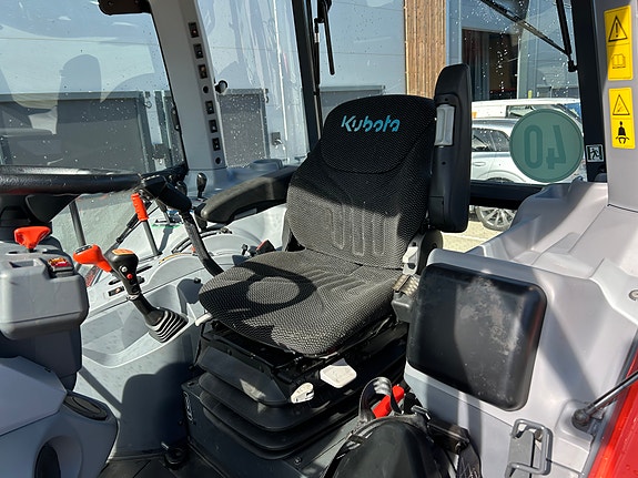 Kubota M4073  Se Timer 12 of 12