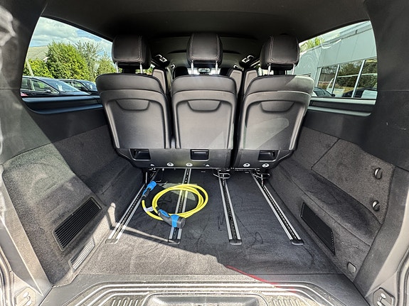 Mercedes-Benz EQV 26 of 30