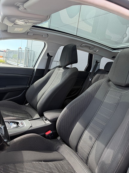 Peugeot 308 SW 10 of 22
