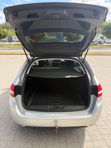 Peugeot 308 SW 9 of 22