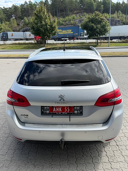 Peugeot 308 SW 8 of 22