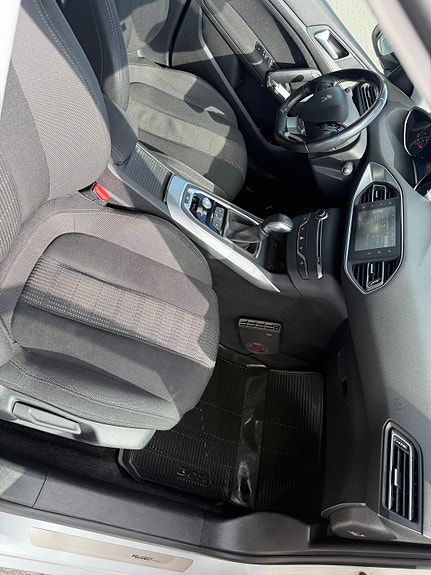 Peugeot 308 SW 15 of 22