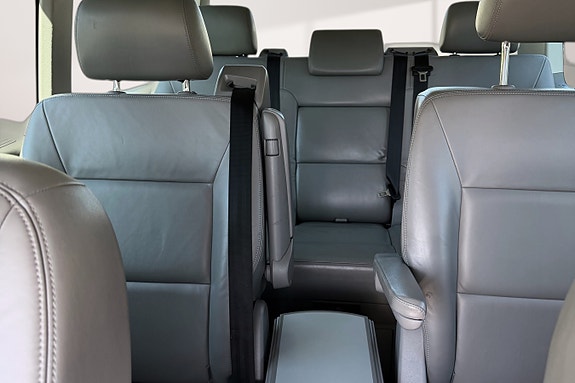 Volkswagen Multivan 16 of 18