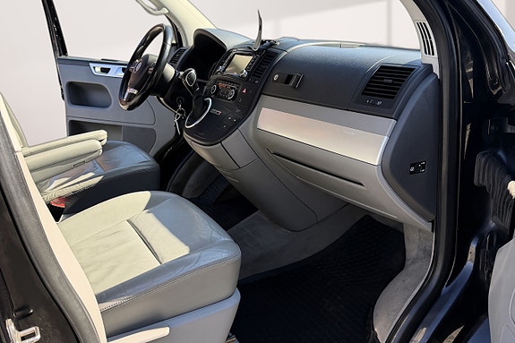 Volkswagen Multivan 11 of 18
