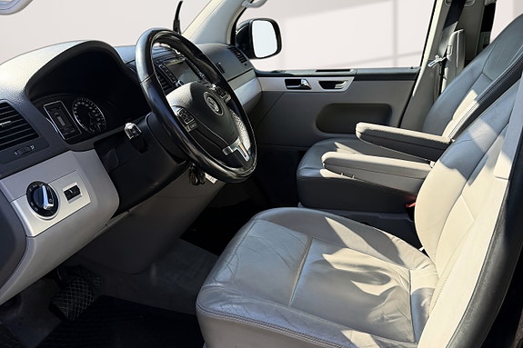 Volkswagen Multivan 9 of 18