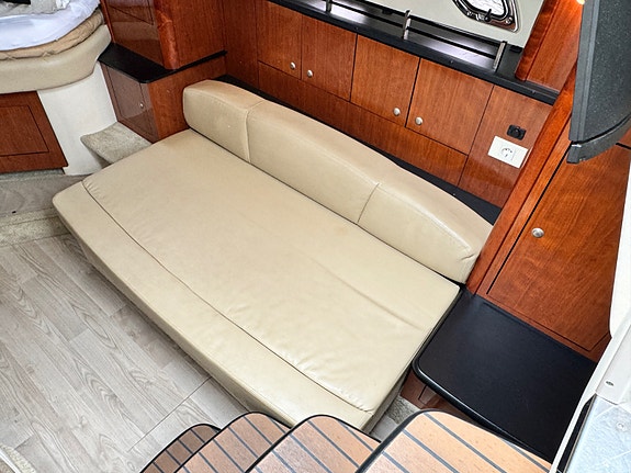 Sea Ray 335 40 knop. Skipsreg, gunstig finans. Ankervinsj akter 30 of 30