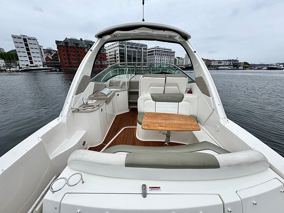 Sea Ray 335 40 knop. Skipsreg, gunstig finans. Ankervinsj akter 14 of 30