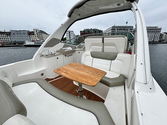 Sea Ray 335 40 knop. Skipsreg, gunstig finans. Ankervinsj akter 15 of 30